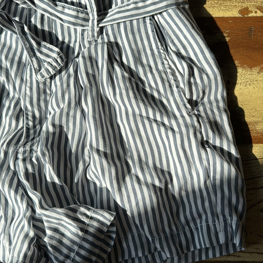 Abercrombie & Fitch Skirt and Shorts - Picture 6 of 9
